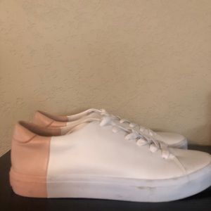 ED Ellen DeGeneres Women’s Darien Shoe